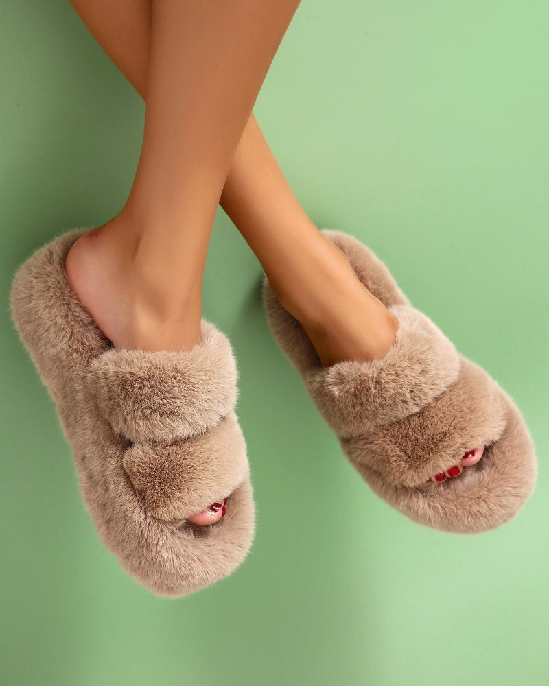 Esthika fluffy slippers